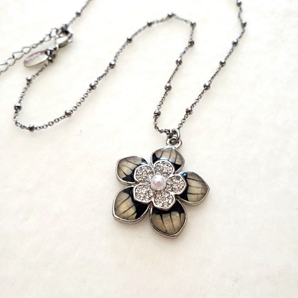 LIA SOPHIA Silver Tone Enamel Flower Rhinestones Faux Pearl Necklace - Picture 2 of 8